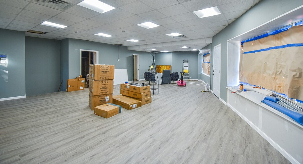 More Photos Of 3900 38th St, Brentwood Office Residential For Sale