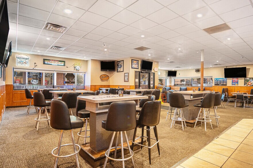 More Photos Of 203 N Egan Ave, Madison General Retail For Sale