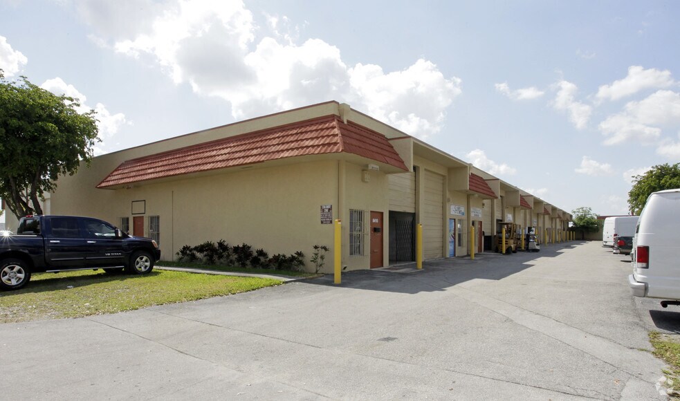 More Photos Of 8410-8432 NW 61st St, Miami Light Manufacturing For Lease