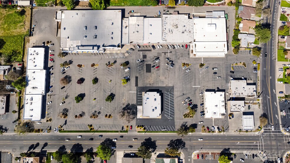 More Photos Of 2357-2411 Northgate Blvd, Sacramento Unknown For Lease