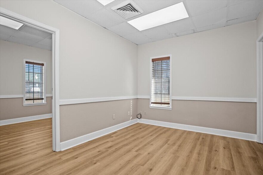 More Photos Of 3213 S Medford Dr, Lufkin Medical For Lease