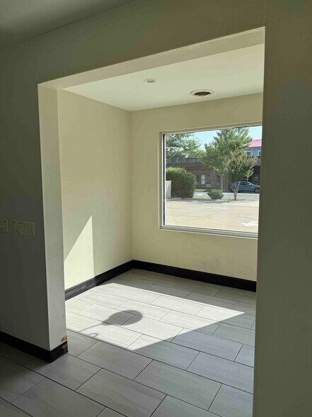 More Photos Of 1600 Princess Anne St, Fredericksburg Storefront Retail Office For Sale