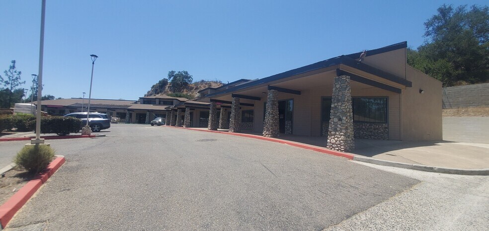 More Photos Of 30555 Trabuco Canyon Rd, Trabuco Canyon General Retail For Sale