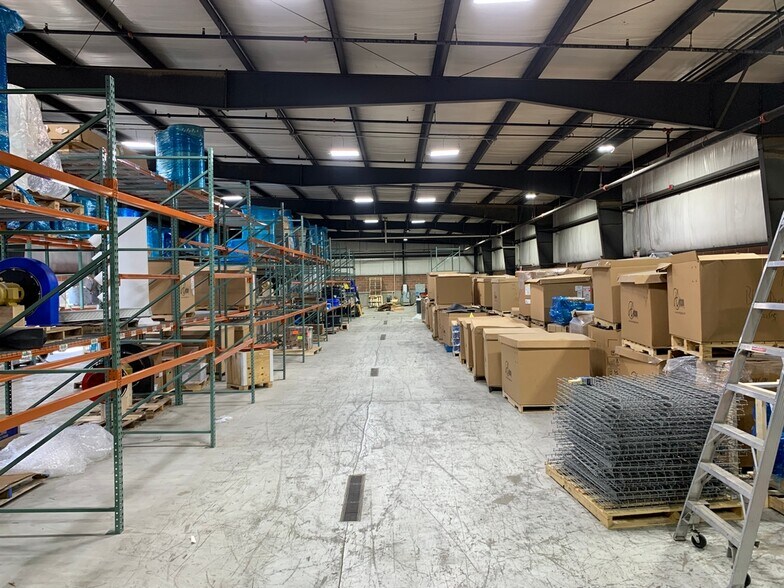 More Photos Of 155 E Chicago St, Cary Warehouse For Lease