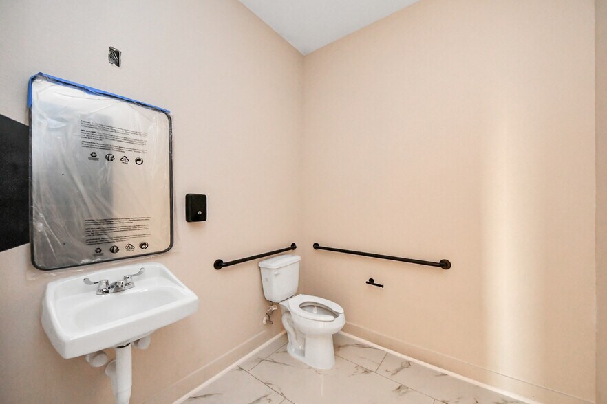 More Photos Of 220 Bella Katy Dr, Katy Office Residential For Lease