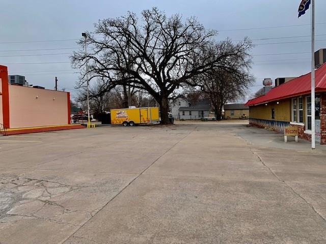 More Photos Of 511 W 11th St, Coffeyville Freestanding For Lease