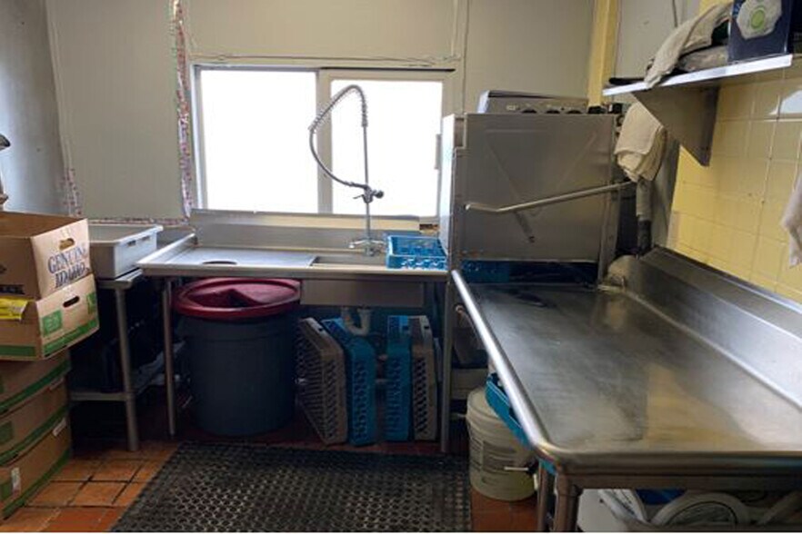 More Photos Of 1565 Marion-Waldo Rd, Marion General Retail For Sale