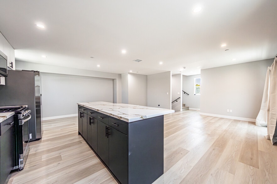 More Photos Of 2223 S Highland Ave, Los Angeles Apartments For Sale