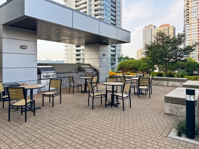 More Photos Of 4402 Skyline Dr, Burnaby Coworking Space