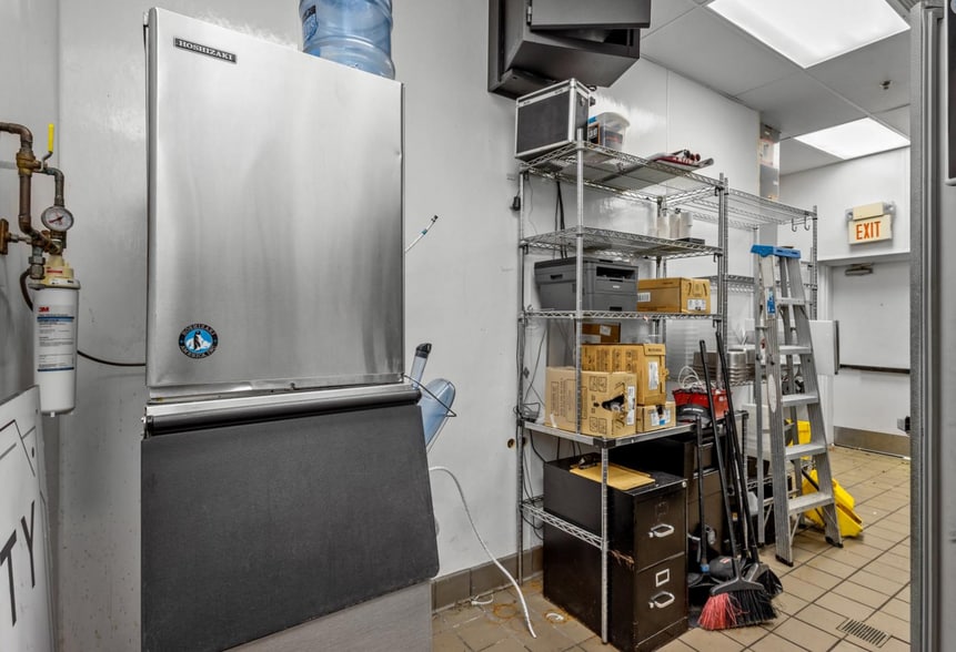 More Photos Of 11500 Midlothian Tpke, Richmond General Retail For Sale