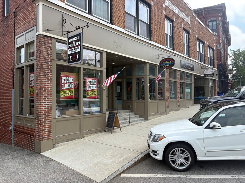 More Photos Of 175-179 Water St, Exeter Storefront Retail Office For Lease