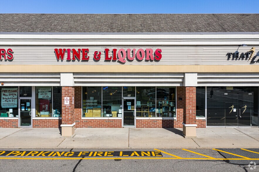 More Photos Of 500-520 Chestnut Ridge Rd, Woodcliff Lake Storefront For Lease