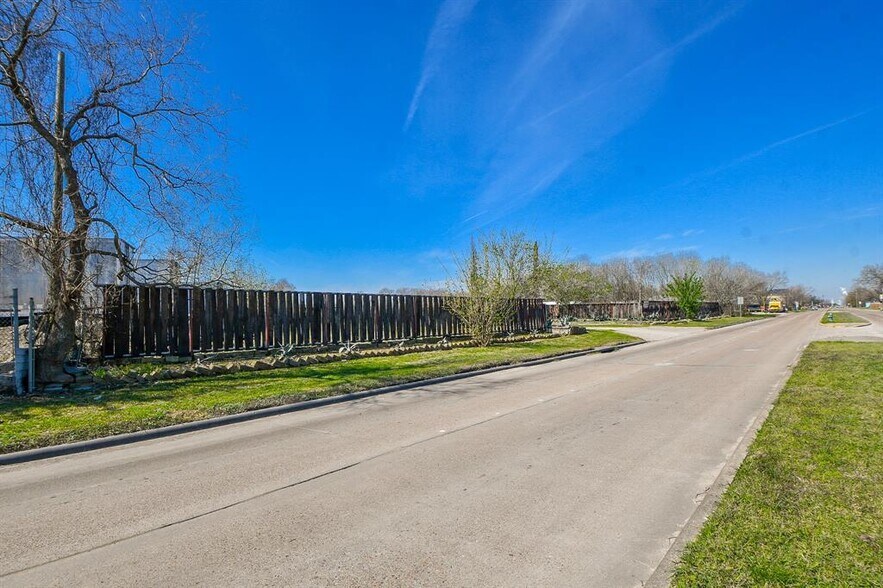 More Photos Of 1760 Allen Genoa Rd, Houston Land For Sale