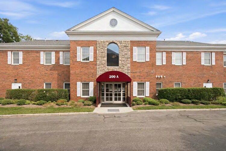 More Photos Of 200 W Main St, Babylon Medical For Lease