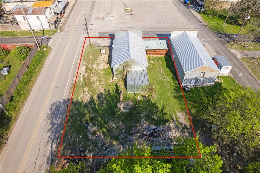 More Photos Of 103 College St, Anna Showroom For Sale