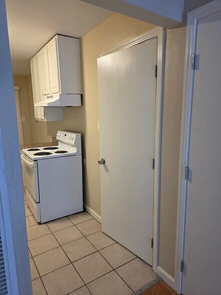 More Photos Of 9716 Mountain Blvd, Oakland Apartments For Sale