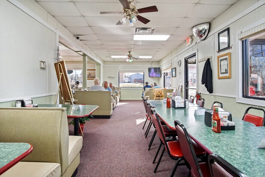 More Photos Of 411 E Broadway Ave, Mcloud Restaurant For Sale