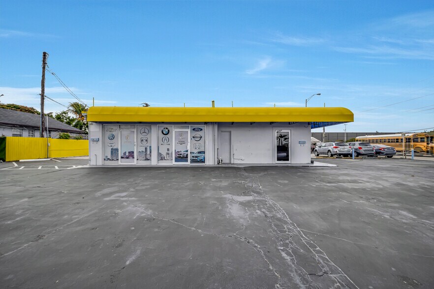 More Photos Of 5600 E 8th Ave, Hialeah Auto Dealership For Lease