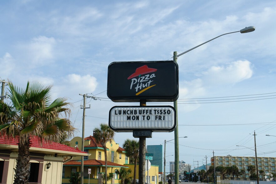 More Photos Of 500 S Atlantic Ave, Daytona Beach Restaurant For Lease