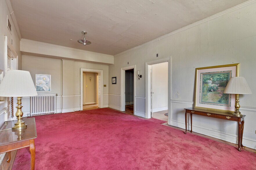 More Photos Of 2500 E Marshall St, Richmond Office For Sale