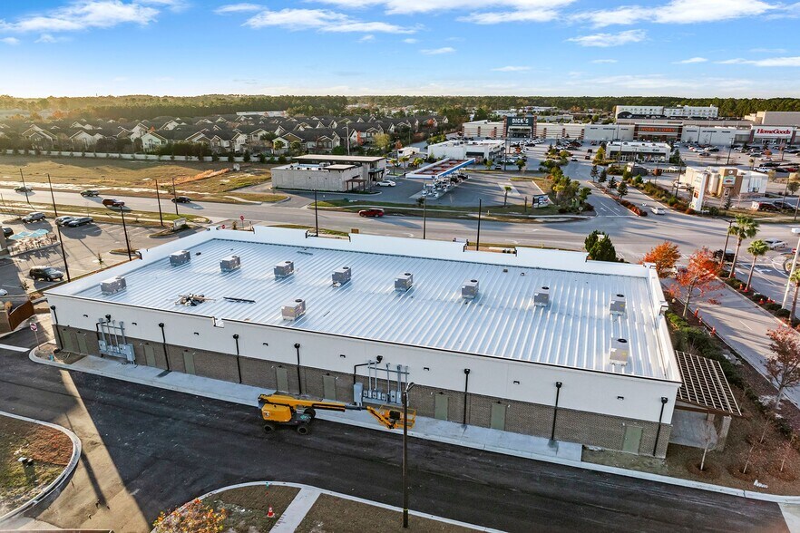 More Photos Of 220 Tanger Outlets Blvd, Pooler Storefront For Lease