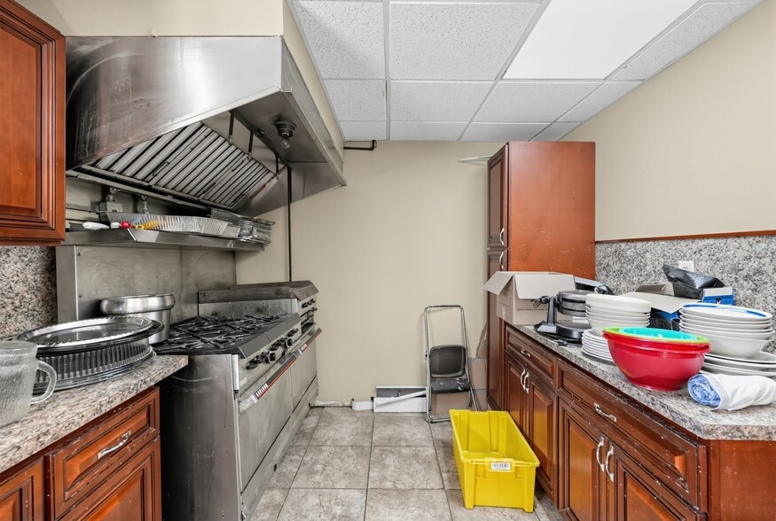 More Photos Of 1110 Coles Mill Rd, Williamstown Specialty For Sale