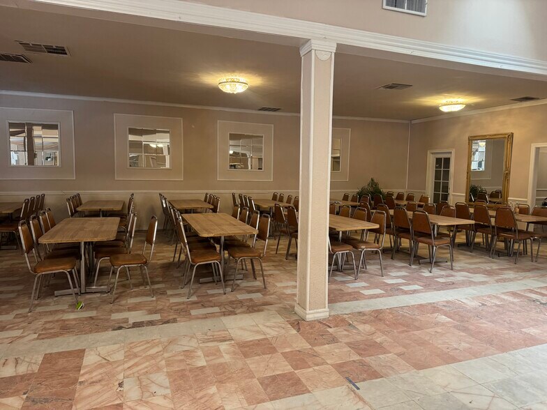 More Photos Of 5824 Doniphan Dr, El Paso Freestanding For Sale