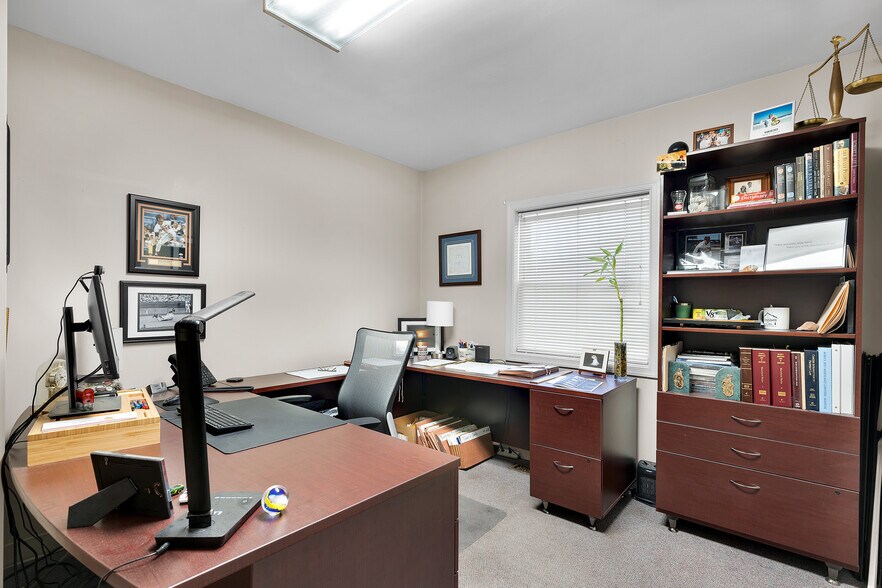 More Photos Of 300 Allegheny Ave, Towson Office For Sale