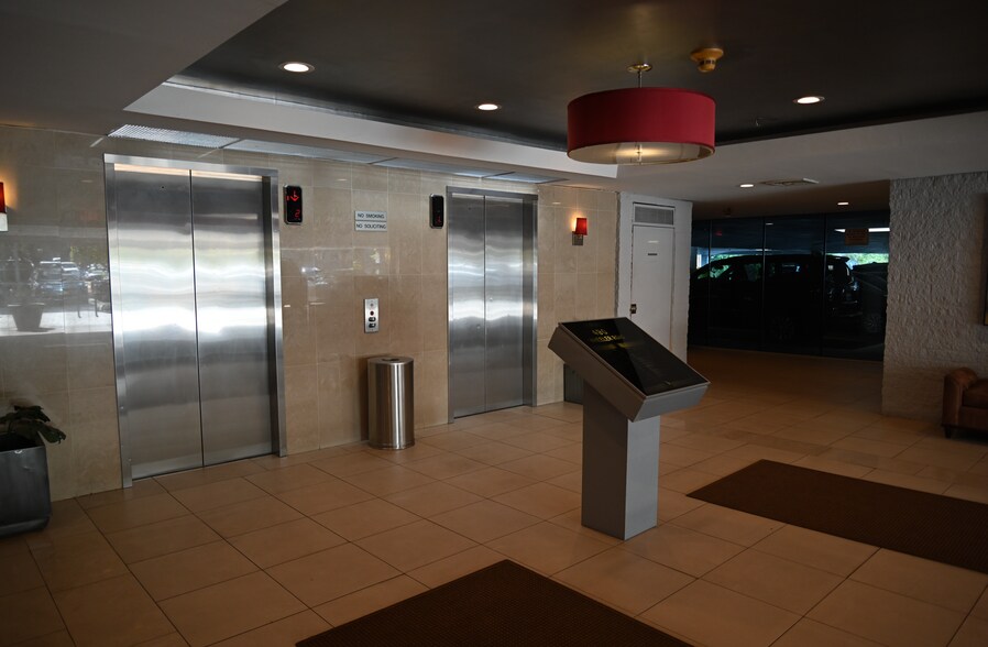 More Photos Of 490 Wheeler Rd, Hauppauge Office For Lease