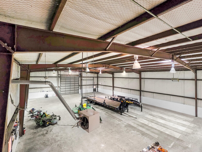 More Photos Of 7387 TX-164 Hwy, Buffalo Warehouse For Lease