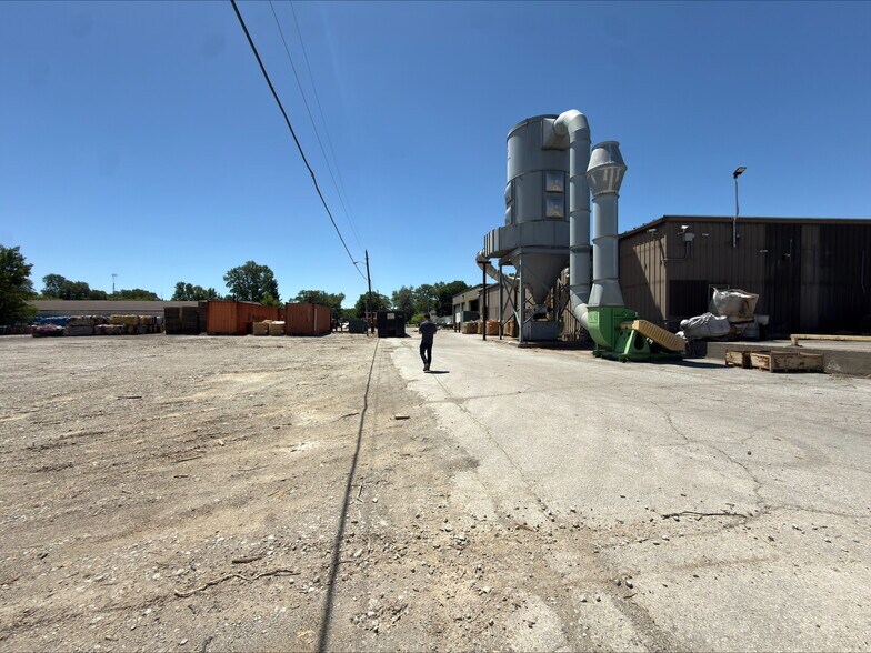 More Photos Of 232 W Pearl St, Jonesboro Industrial For Sale