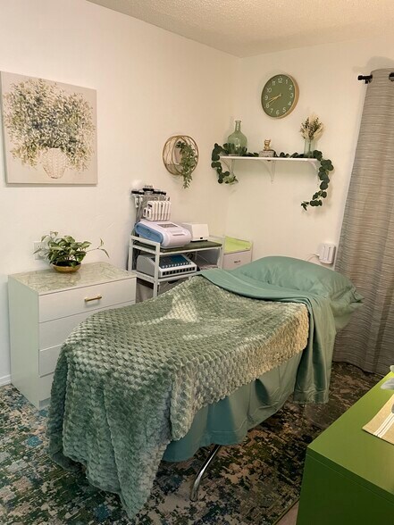 More Photos Of 2245 E State Route 69, Prescott Veterinarian Kennel For Sale