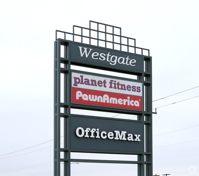 More Photos Of 2510 W Division St, Saint Cloud Unknown For Lease