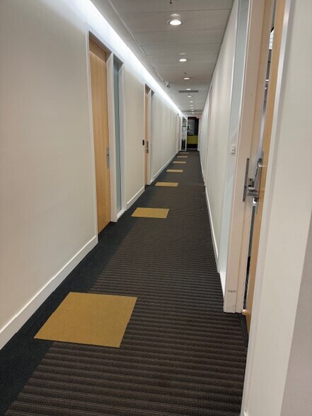 More Photos Of 233 Nelson's Cres, New Westminster Office For Sale