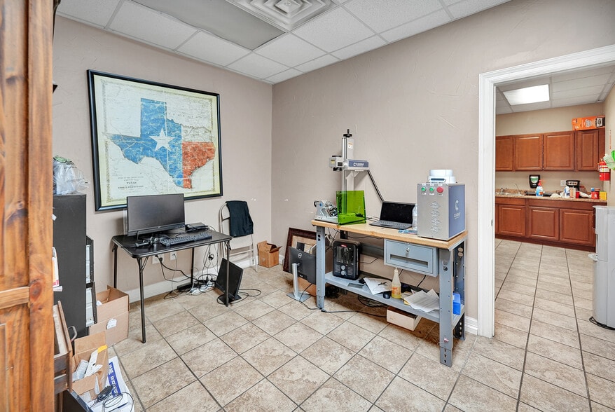 More Photos Of 2010/2015 44th St, Odessa Industrial For Sale