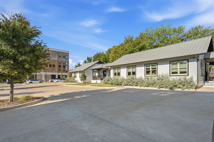 More Photos Of 7274 Elm St, Frisco Office For Sale