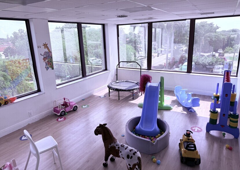More Photos Of 1140 W 50th St, Hialeah Medical For Sale