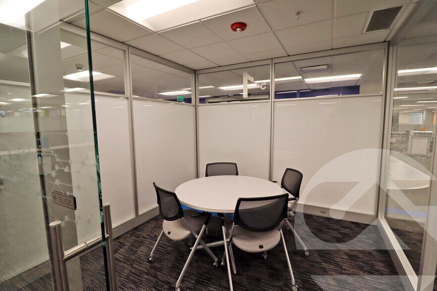 More Photos Of 27100 W 11 Mile Rd, Southfield Office For Lease