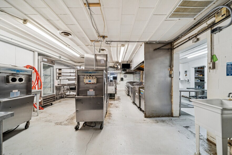 More Photos Of 29301 Hwy 82 Hwy, Park Hill Restaurant For Sale