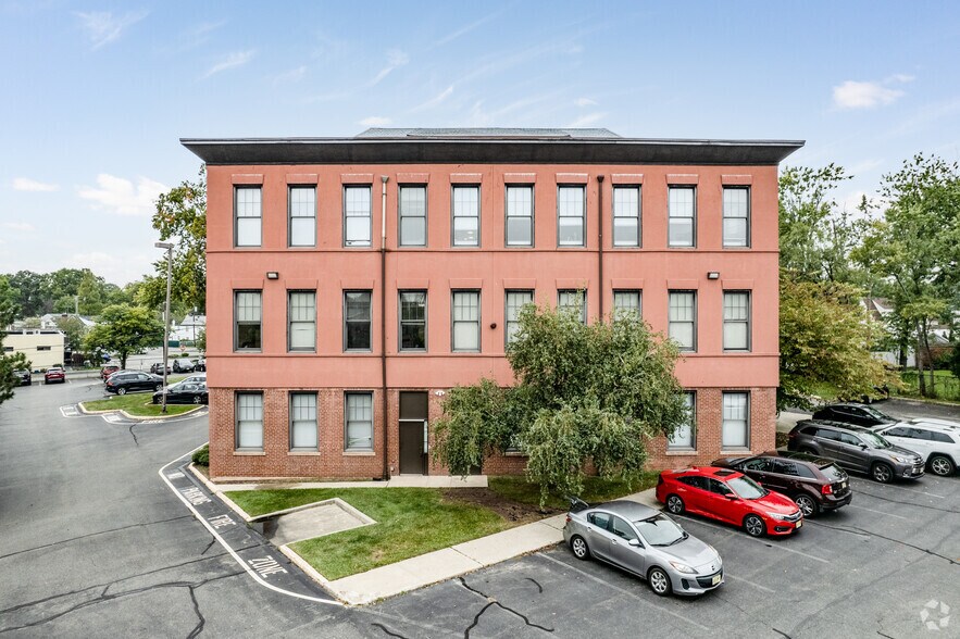 More Photos Of 720 King Georges Post Rd, Fords Office For Lease