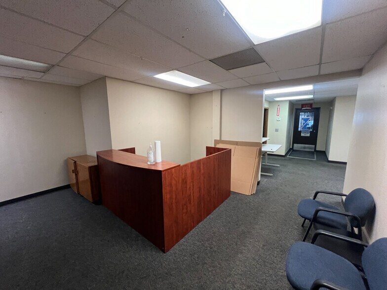 More Photos Of 2626 S Sheridan St, Wichita Warehouse For Lease