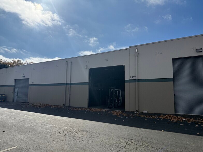 More Photos Of 2982 Teagarden St, San Leandro Warehouse For Sale