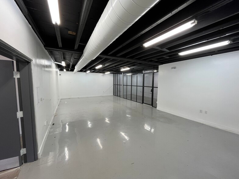 More Photos Of 153 Vallejo St, Denver Warehouse For Lease