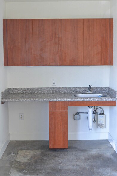 More Photos Of 1940 Union St, Oakland Warehouse For Sale