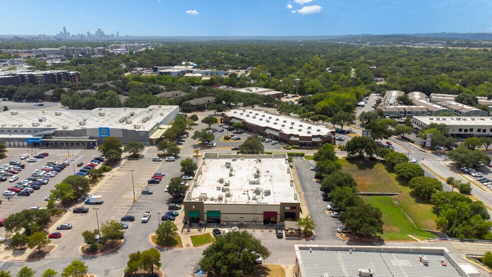 More Photos Of 2525 Anderson Ln W, Austin Unknown For Lease