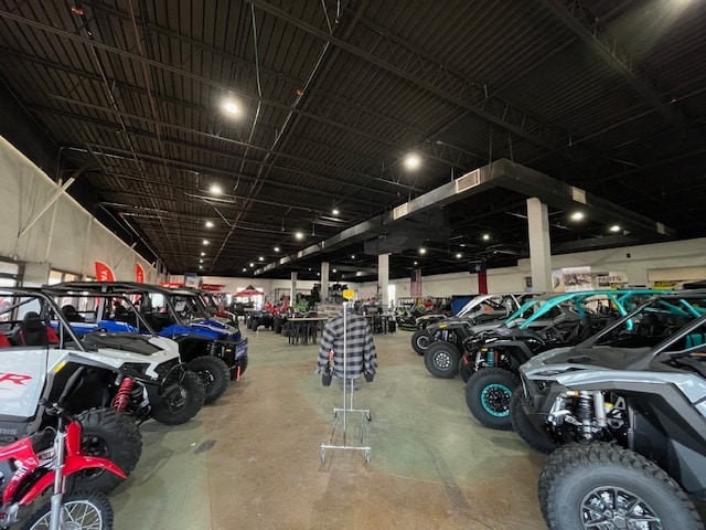 More Photos Of 13700 N Stemmons Fwy, Farmers Branch Freestanding For Lease