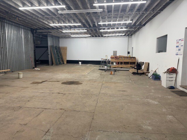 More Photos Of 315 Jackson Ave, Bronx Warehouse For Lease