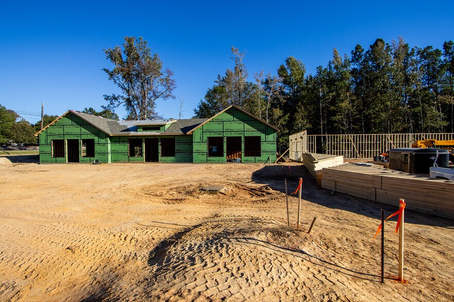 More Photos Of 573 Chapin Rd, Chapin Unknown For Lease