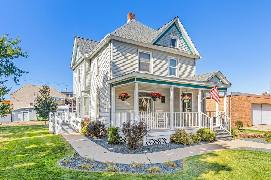 More Photos Of 227 S Arch Ave, New Richmond Office For Sale