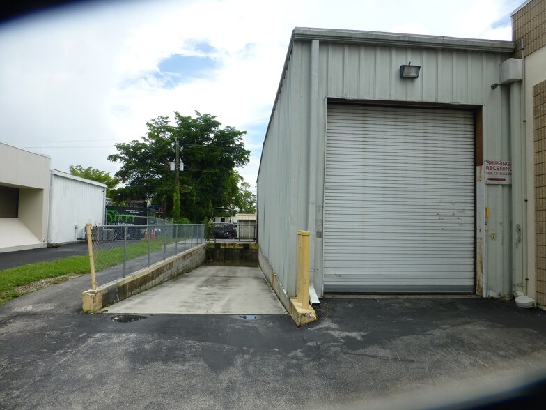 More Photos Of 4206 Arnold Ave, Naples Manufacturing For Sale